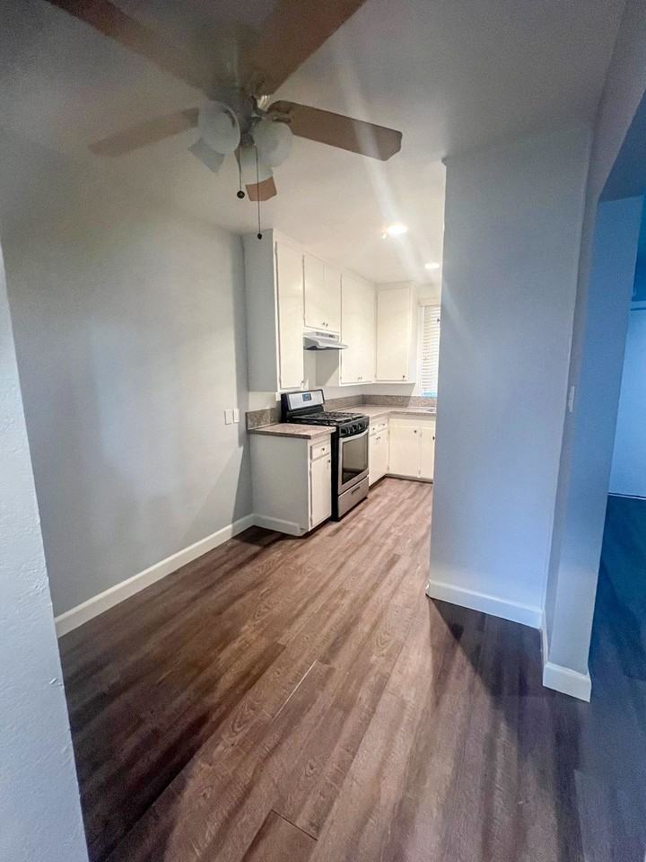 7113 Stafford Ave - Photo 3 of 10