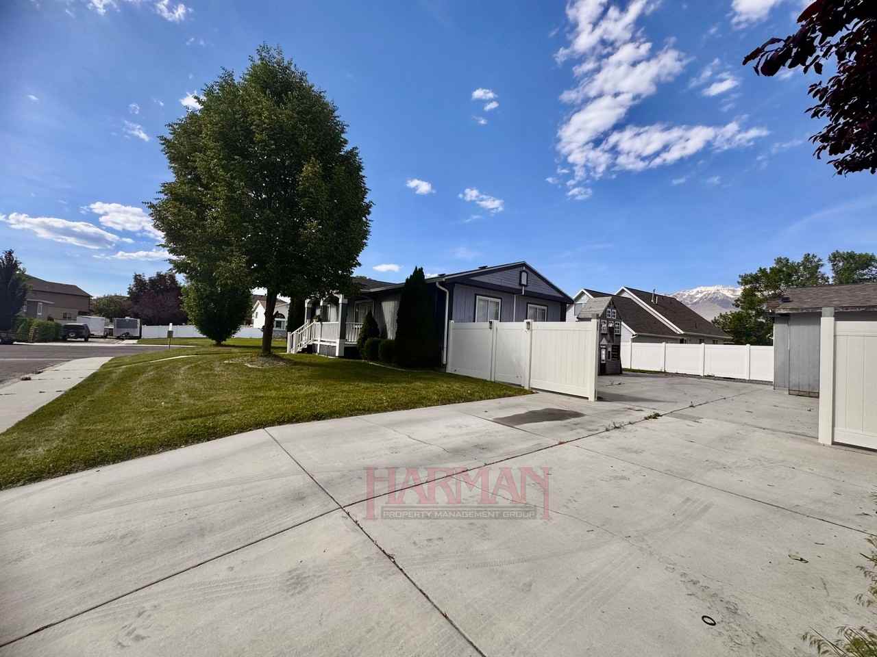 863 Artesian Rd #1 - Photo 3 of 25