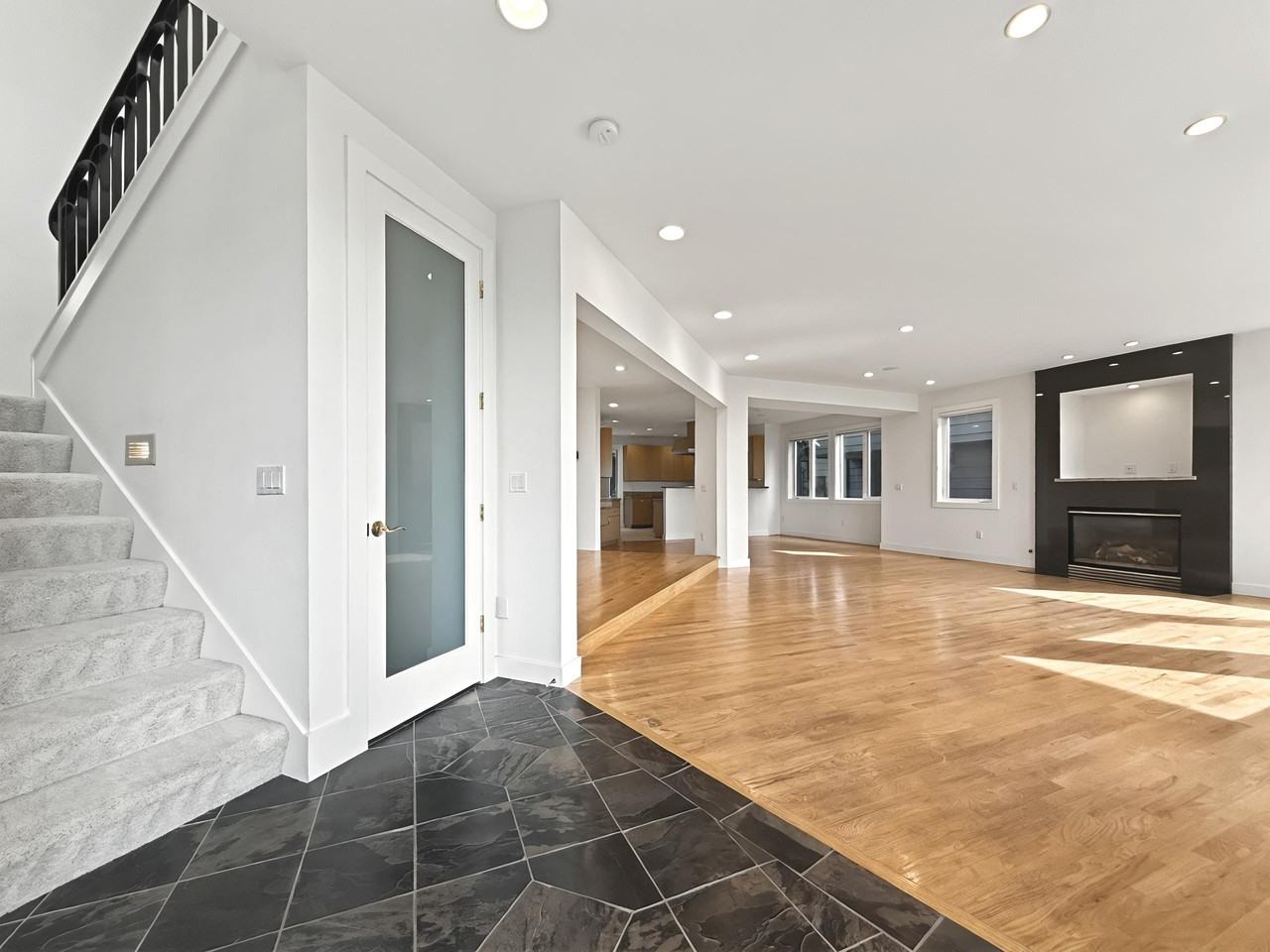 916 2nd St S #1 - Photo 3 of 36