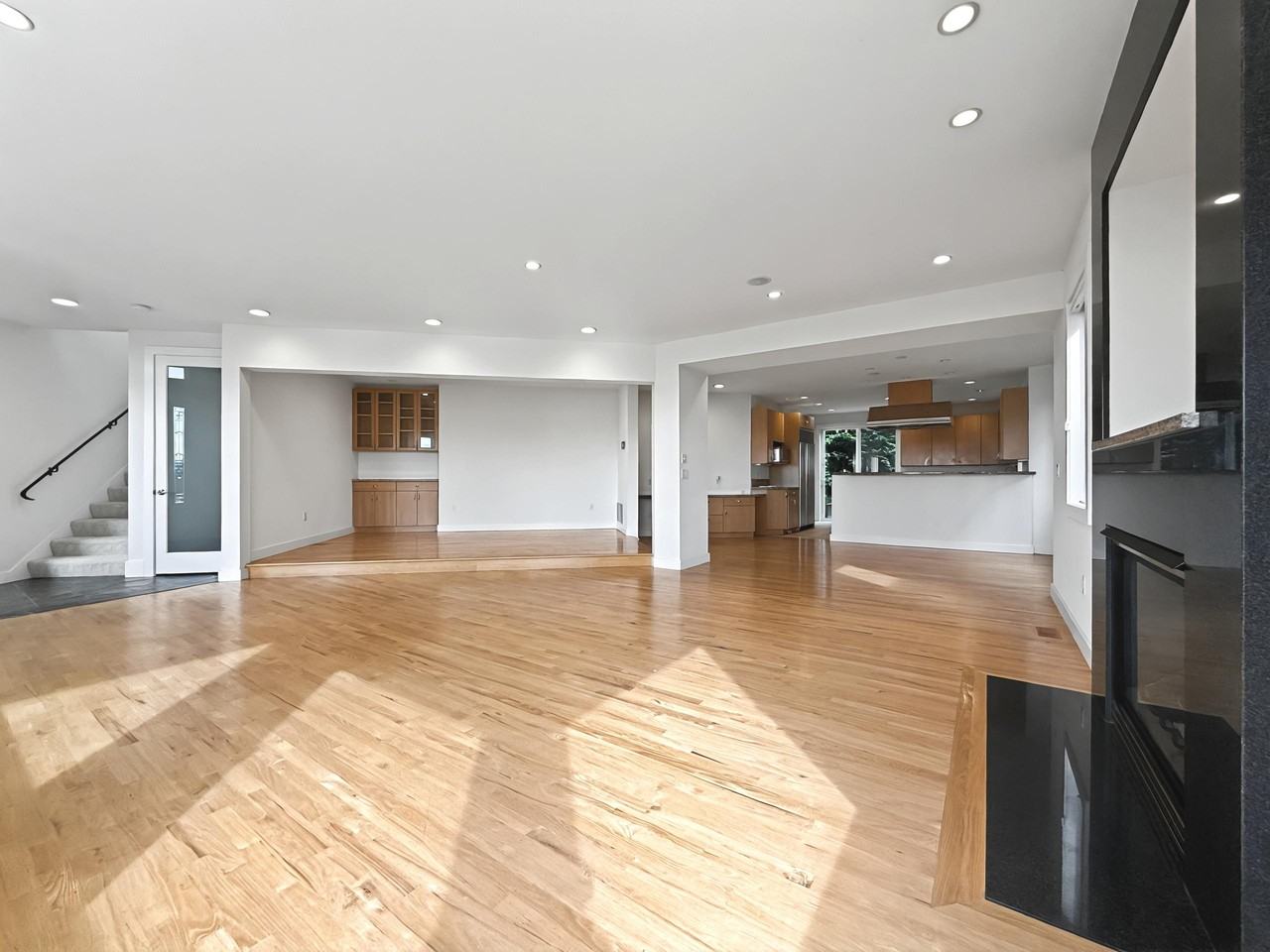 916 2nd St S #1 - Photo 6 of 36