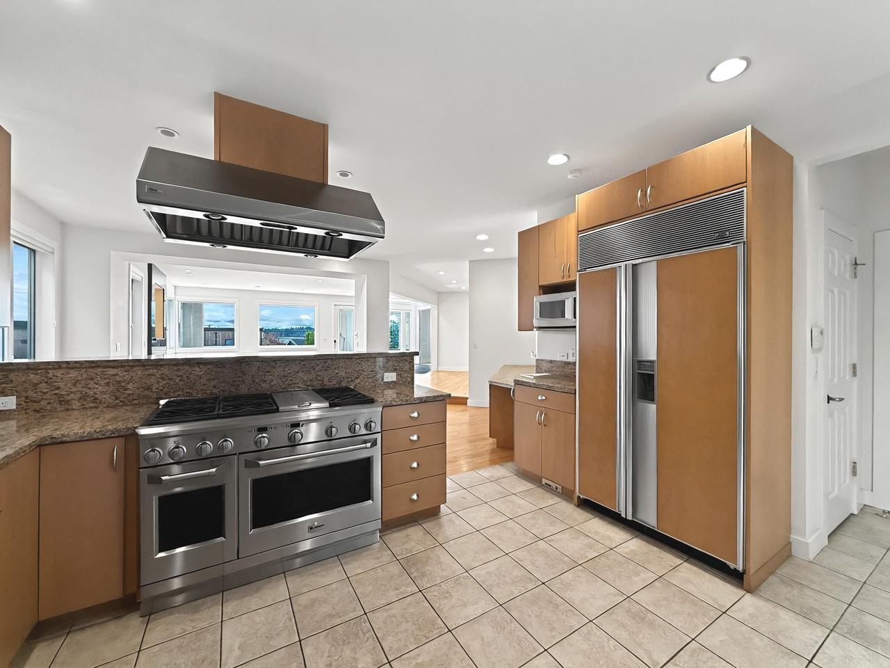916 2nd St S #1 - Photo 7 of 36