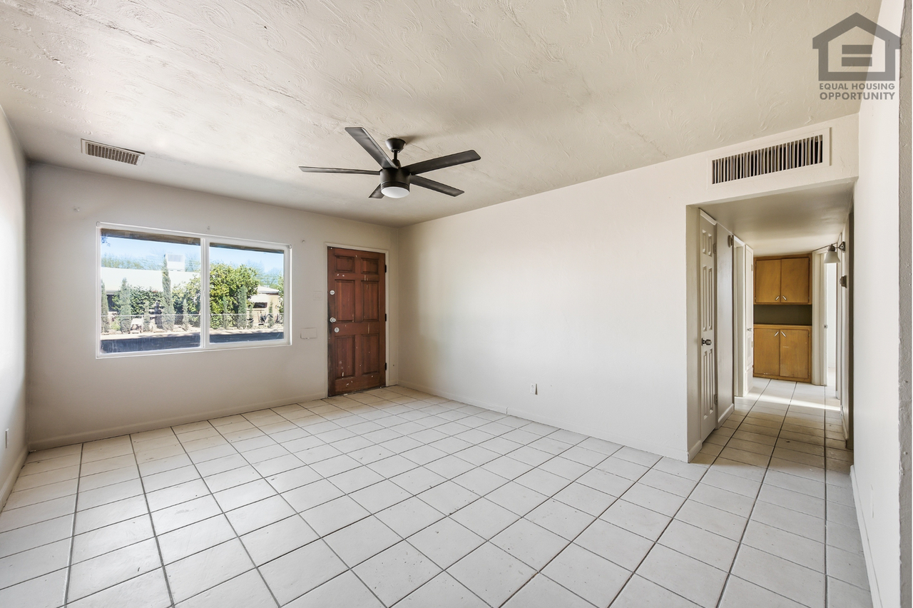 6532 N 19th Dr - Photo 6 of 32