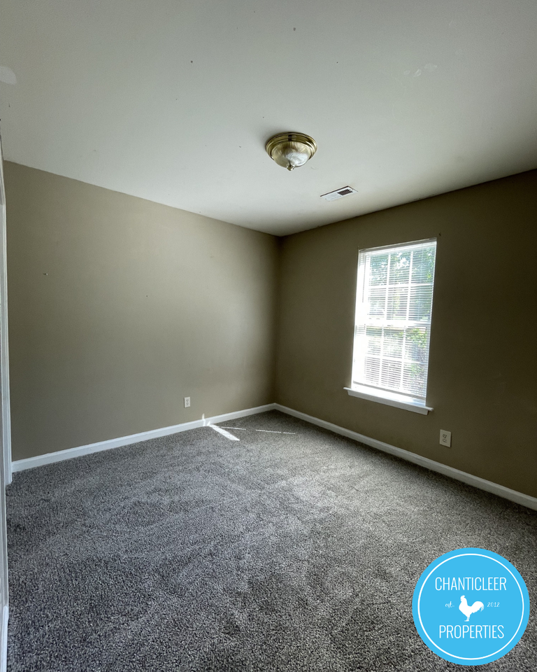 4 Sherbourne Ct #1 - Photo 4 of 12