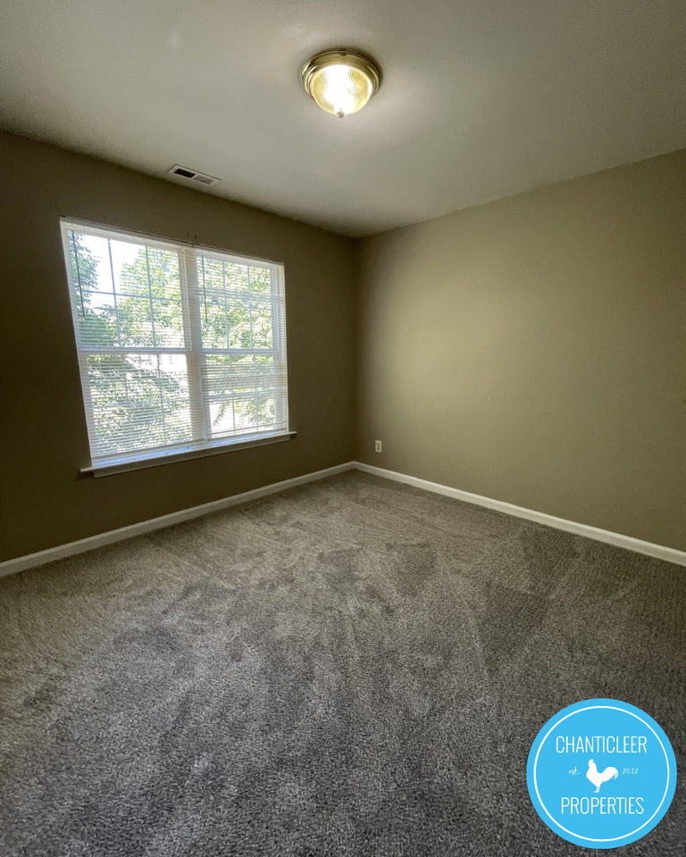 4 Sherbourne Ct #1 - Photo 6 of 12