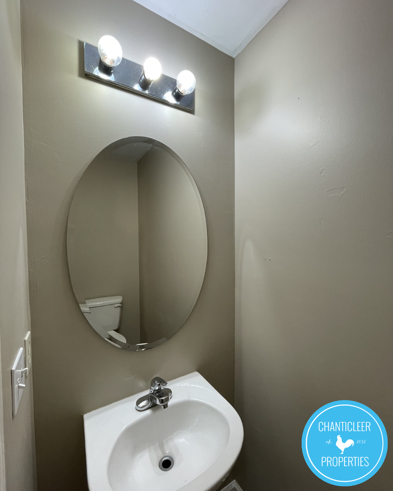 4 Sherbourne Ct #1 - Photo 7 of 12