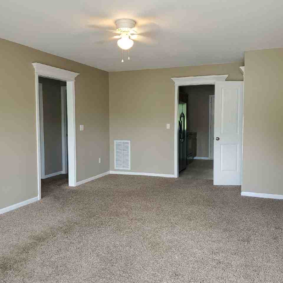606 W Market St Apt A #1 - Photo 3 of 26