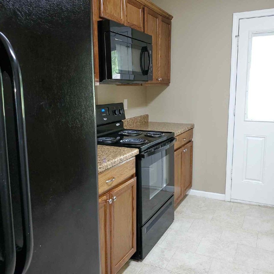 606 W Market St Apt A #1 - Photo 5 of 26