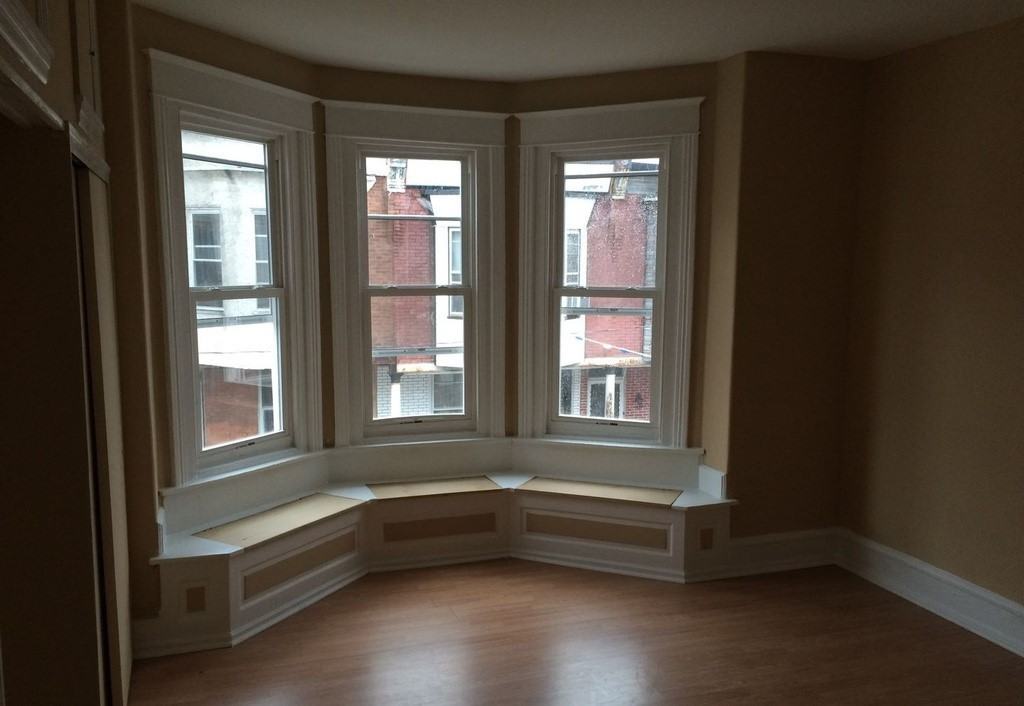 1828 S Alden St #1 - Photo 3 of 4