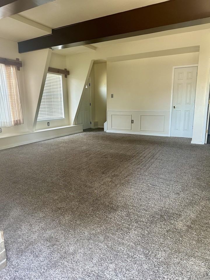 103 Myra Ln Apt A #1 - Photo 3 of 19