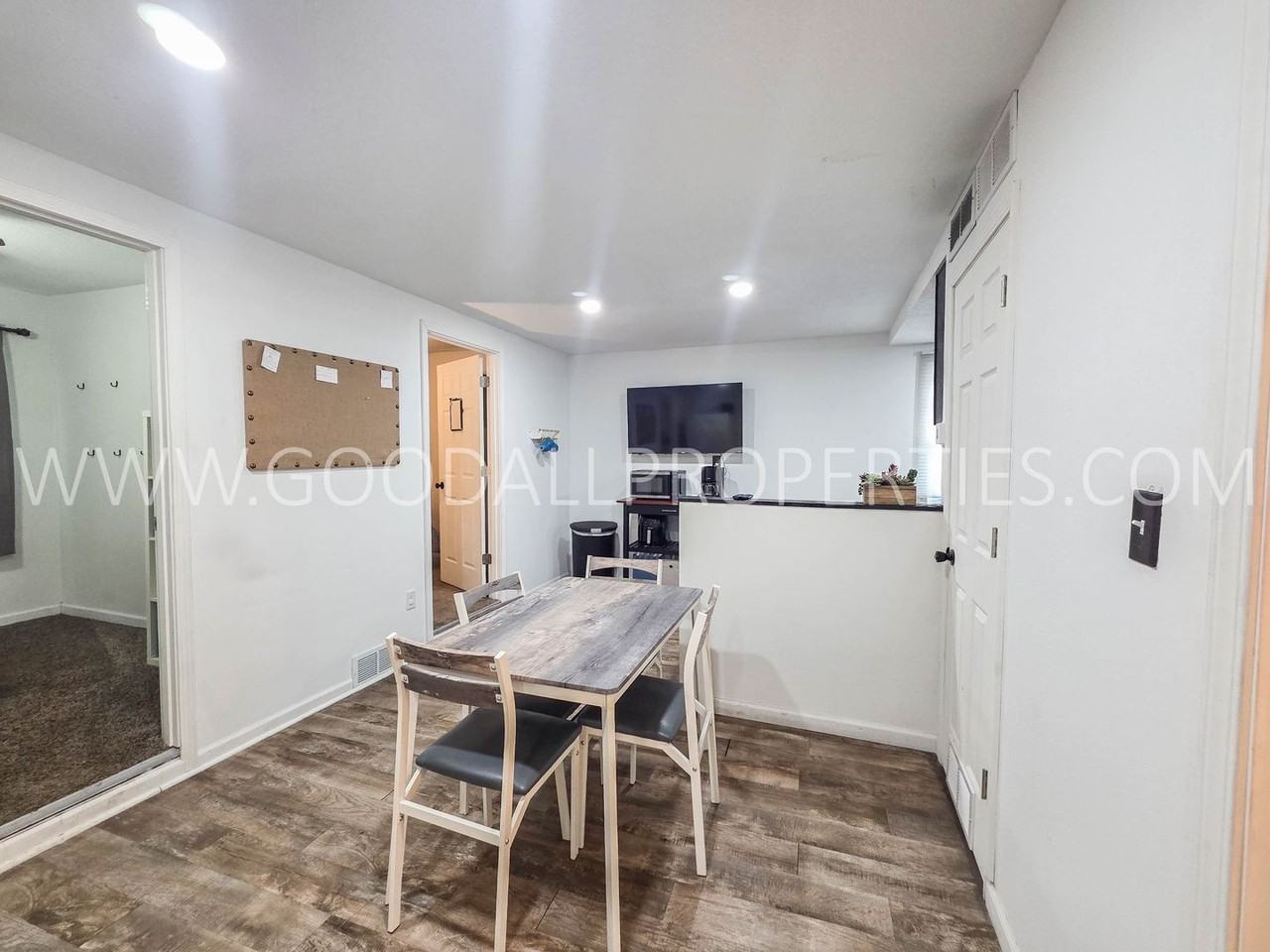 5000 Sw 8th St - Photo 5 of 17