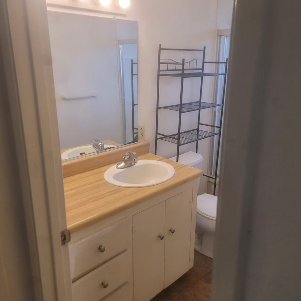 1749 Magnolia St #4 - Photo 4 of 9