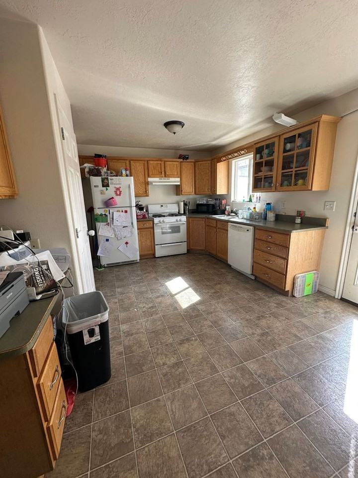 1148 Northfield Rd - Photo 2 of 4