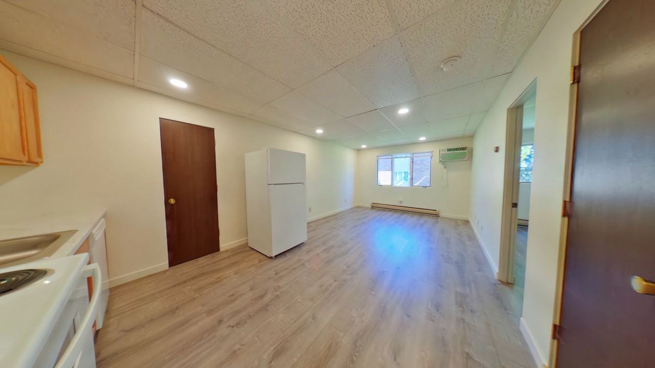 801 W Villard St #33 - Photo 2 of 8