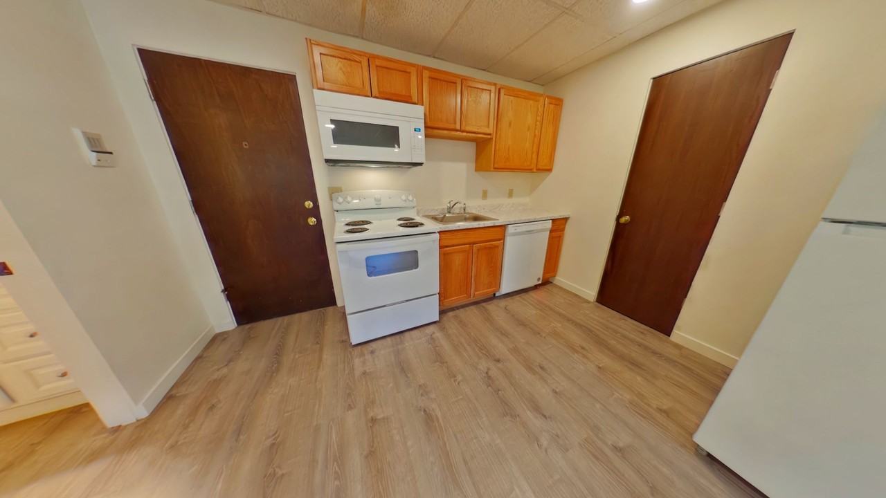 801 W Villard St #33 - Photo 4 of 8