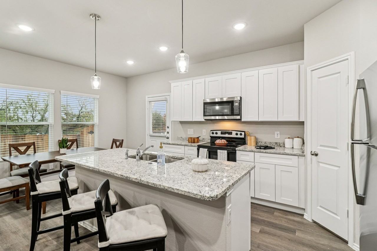8911 FM 1560 N - Photo 5 of 27