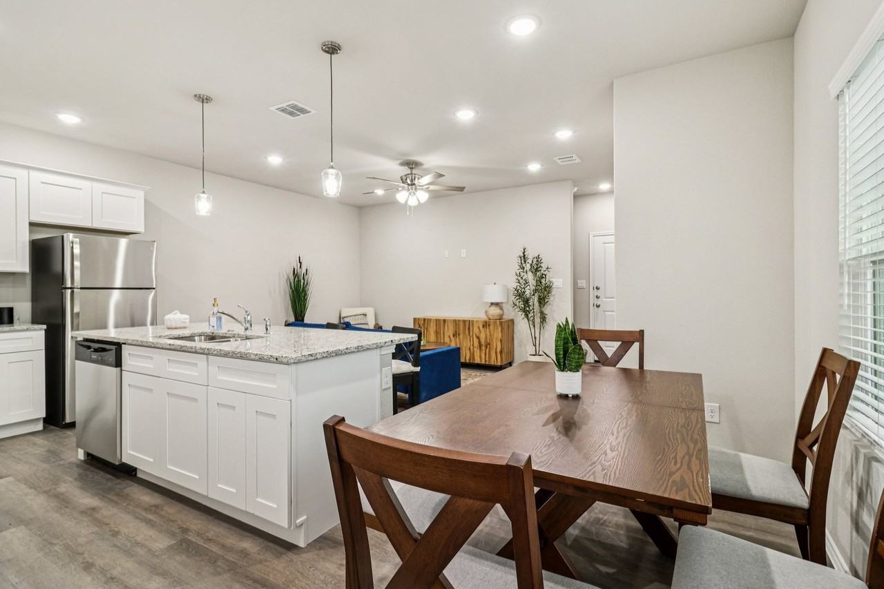 8911 FM 1560 N - Photo 6 of 27