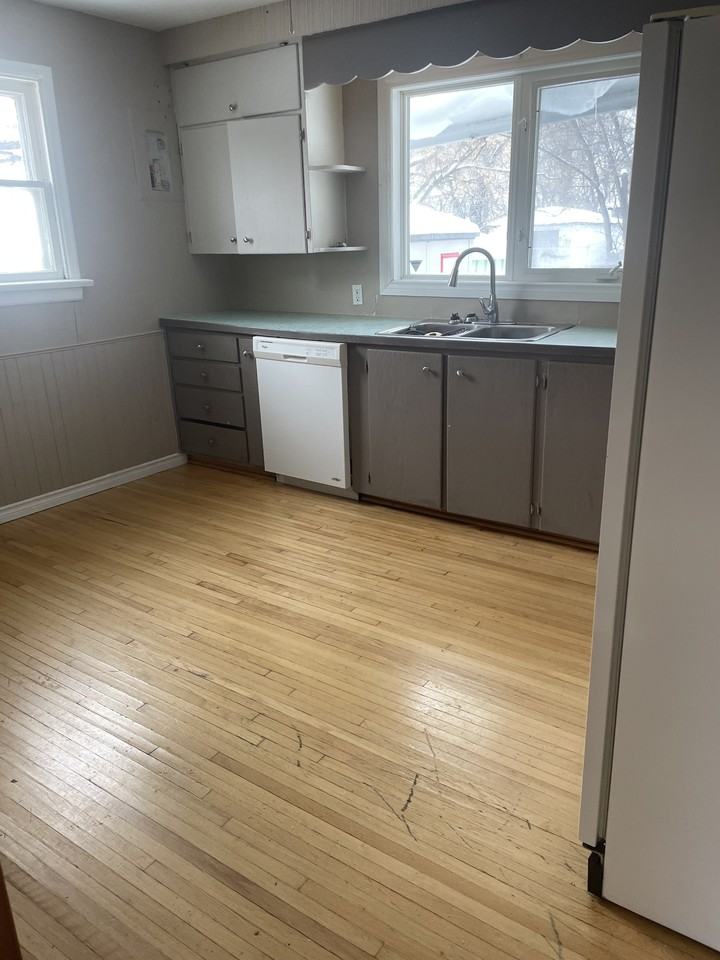464 Edward St #1 - Photo 7 of 7