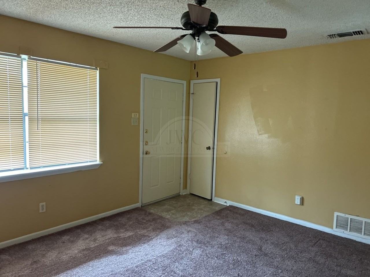 820 Michelle Dr - Photo 2 of 26