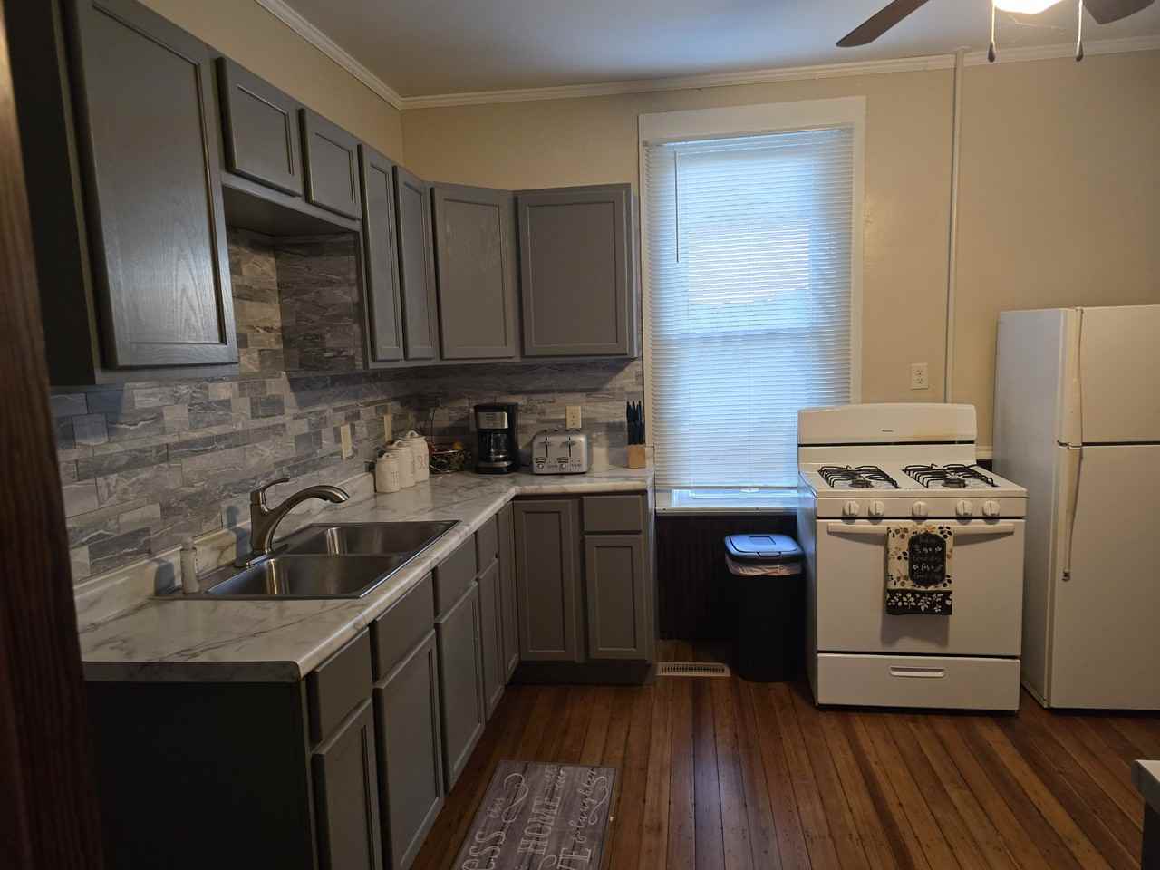 2017 Windsor Ave #1 - Photo 4 of 15