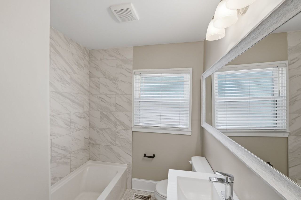4239 Dinglewood Ave - Photo 3 of 26