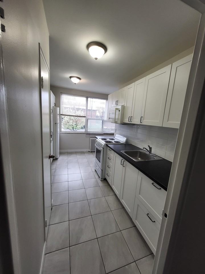 2423 Keele St #11 - Photo 3 of 11