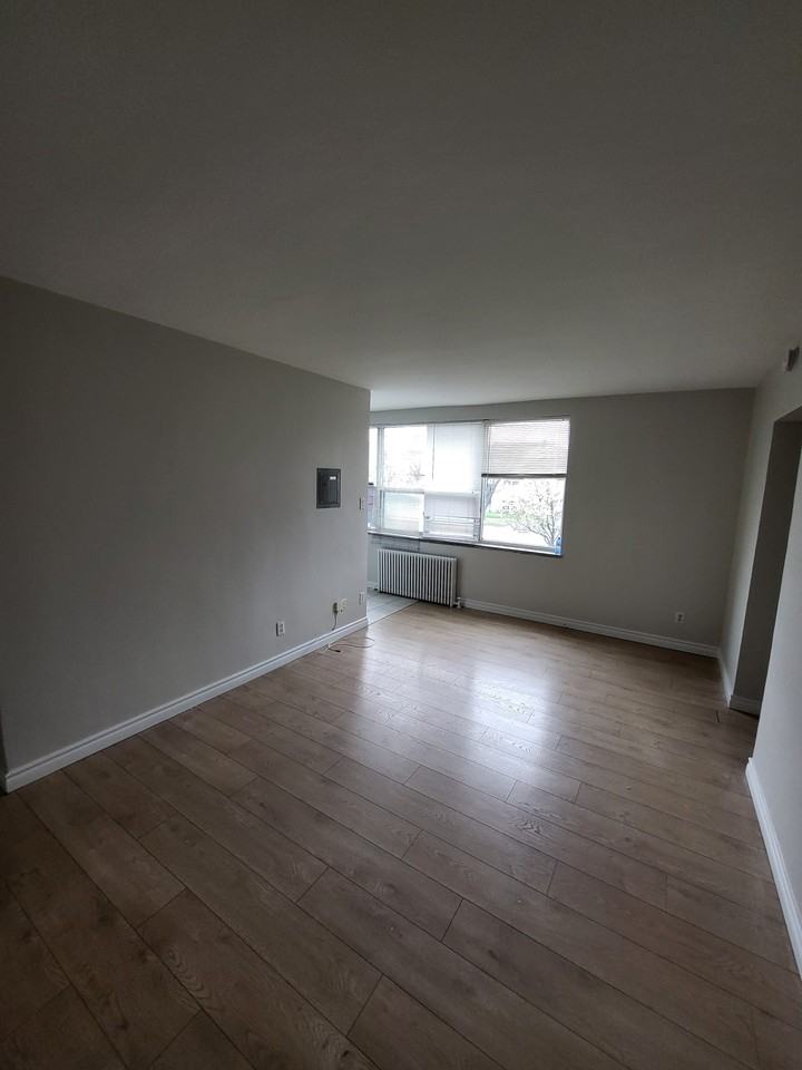 2423 Keele St #11 - Photo 5 of 11