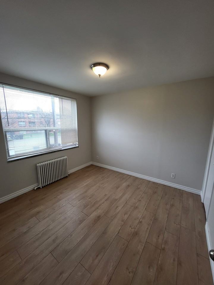 2423 Keele St #11 - Photo 6 of 11