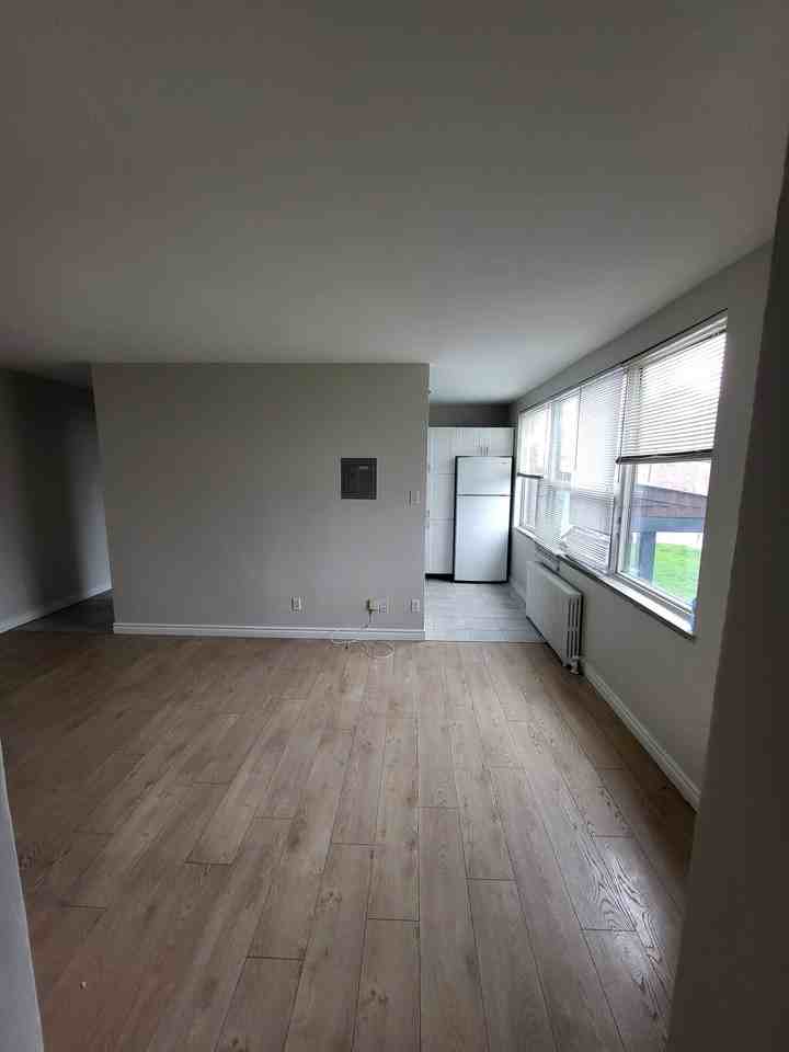 2423 Keele St #11 - Photo 7 of 11