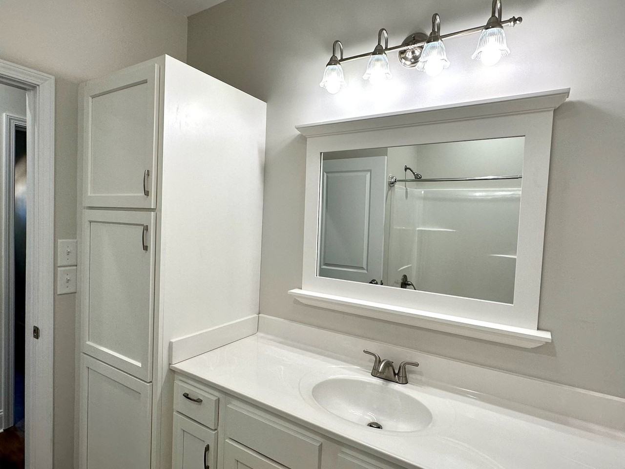 914 Hopson St - Photo 7 of 12