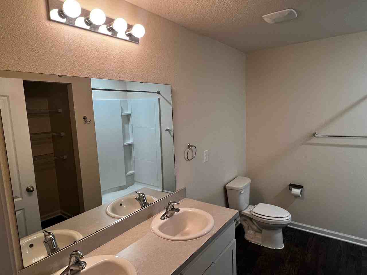 209 Teakwood Dr - Photo 6 of 13