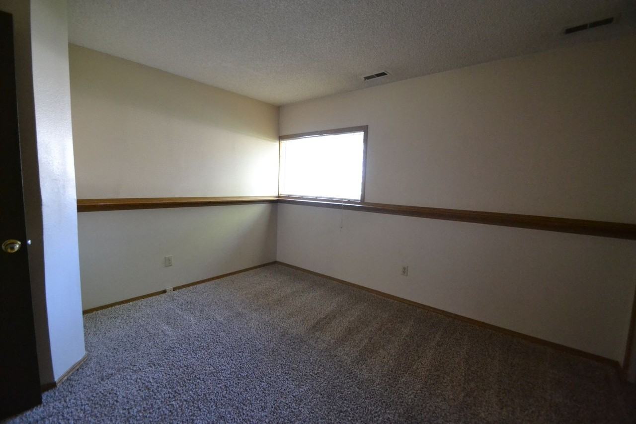 4365 Allesandro Dr - Photo 5 of 15