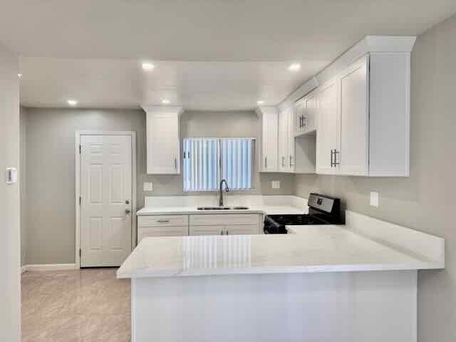237 1/2 Olive Ave #237-1-2 - Photo 4 of 21