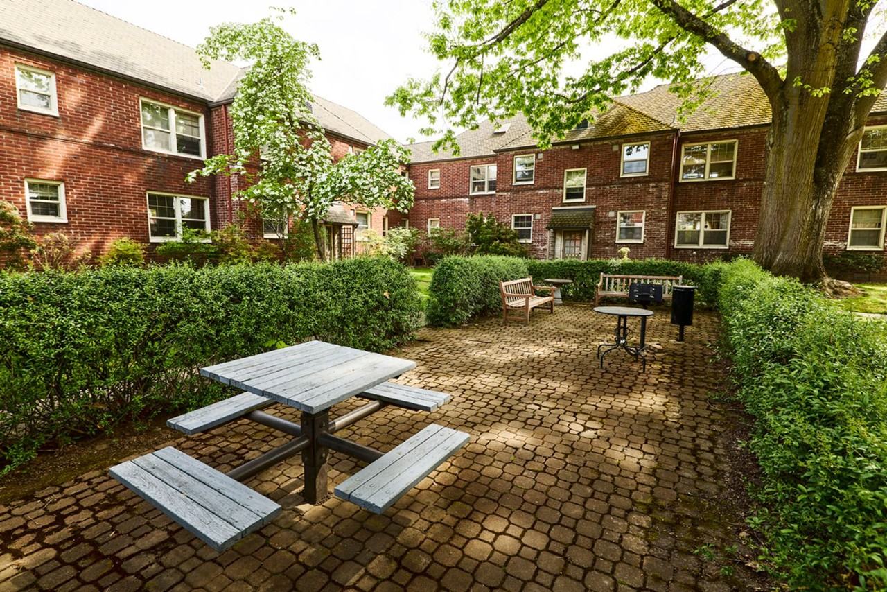 Parkview Apartments - Photo 3 of 11