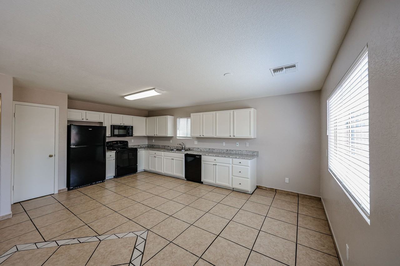 2648 S 84th Gln #1 - Photo 6 of 45