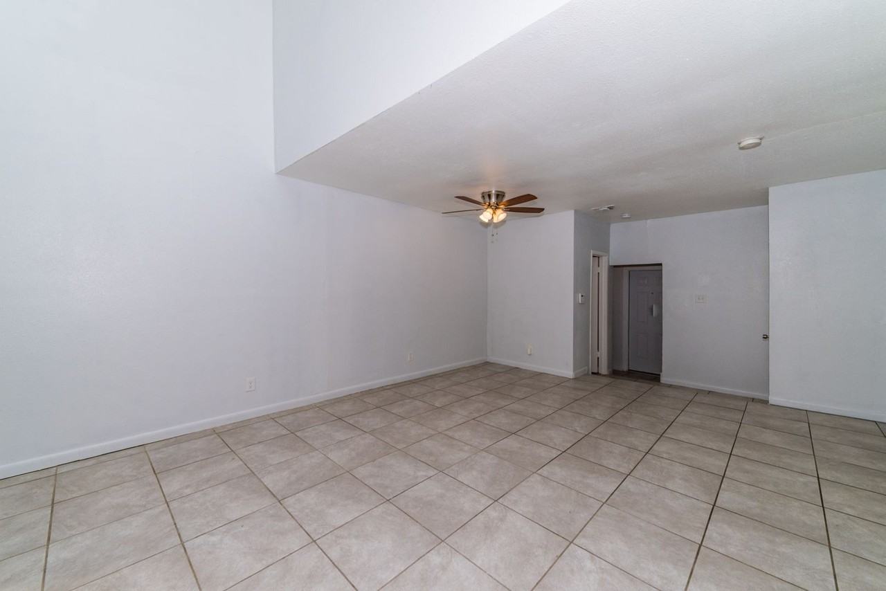 8110 Scottshill - Photo 5 of 26