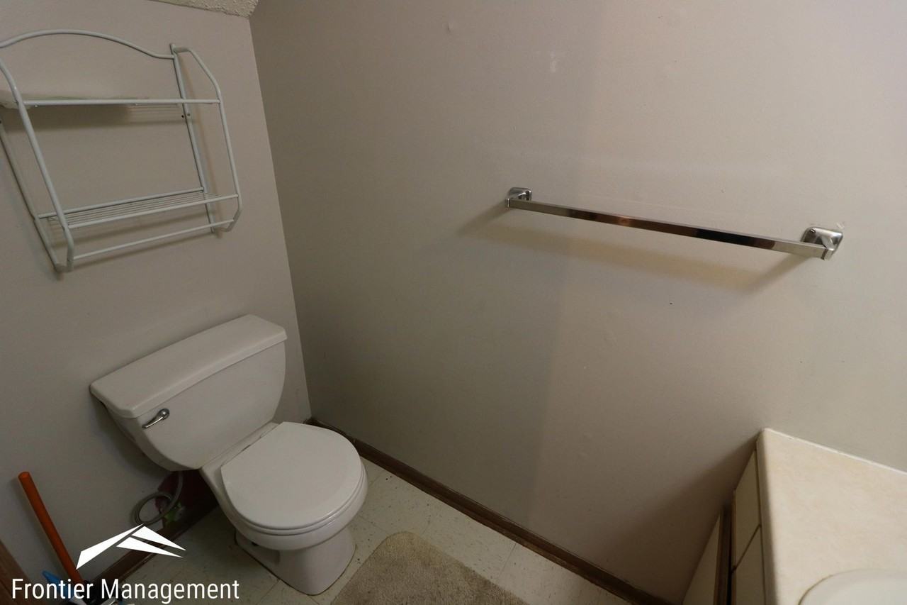 2528 Candlecrest Cir - Photo 7 of 15