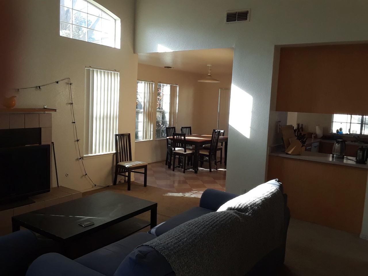 2700 Sycamore Ln - Photo 3 of 12