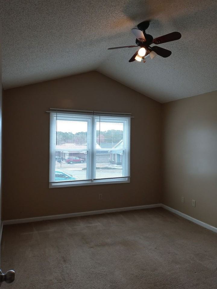 2224 Spindle Tree Dr - Photo 7 of 22