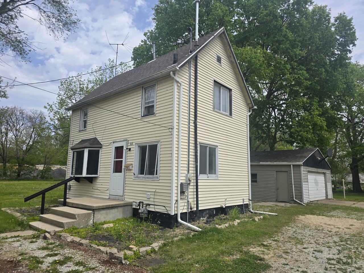 508 Mobile St #1