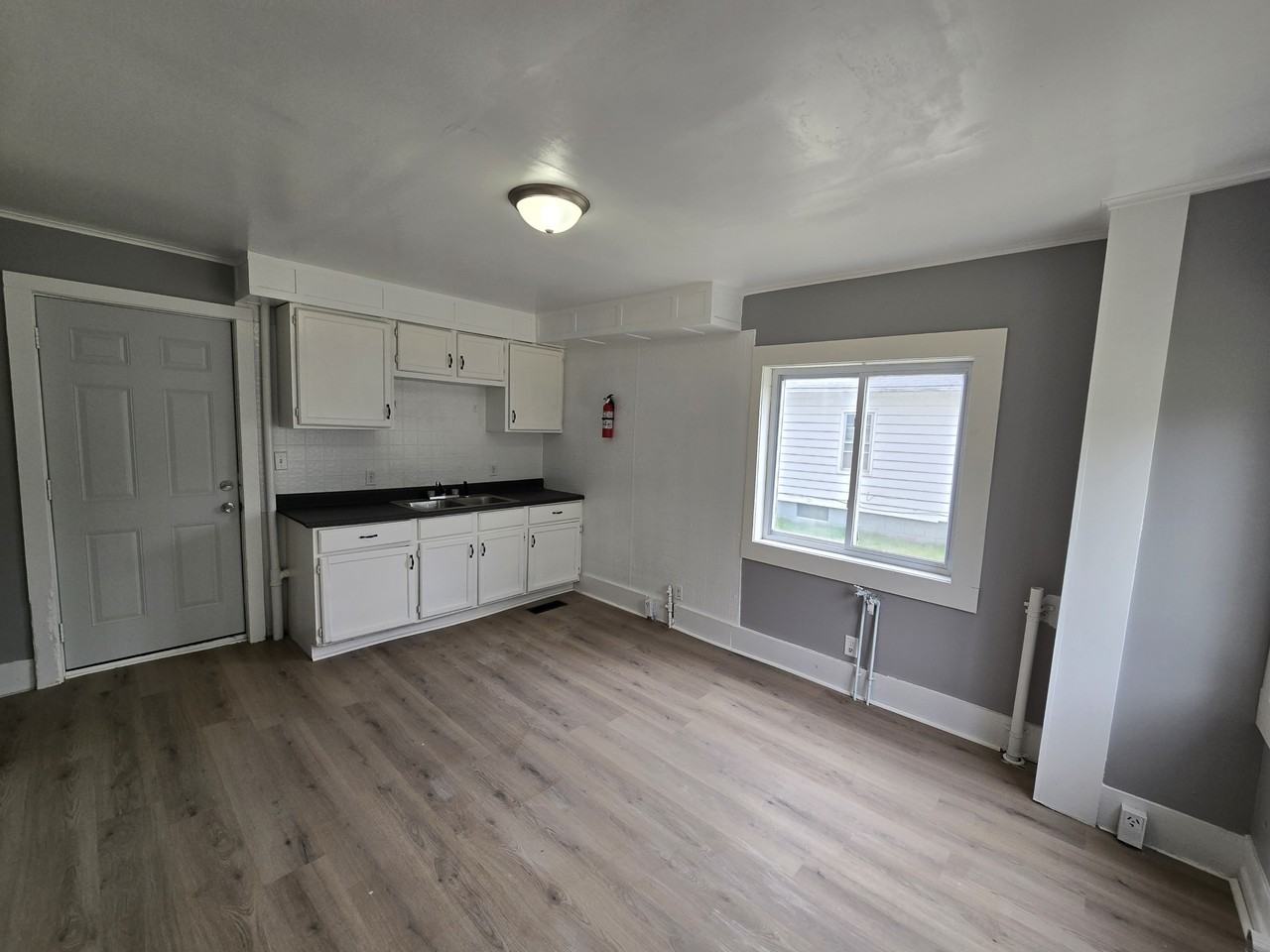 508 Mobile St #1 - Photo 6 of 19