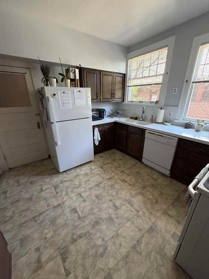 1201 E Virginia Ave #1 - Photo 5 of 17