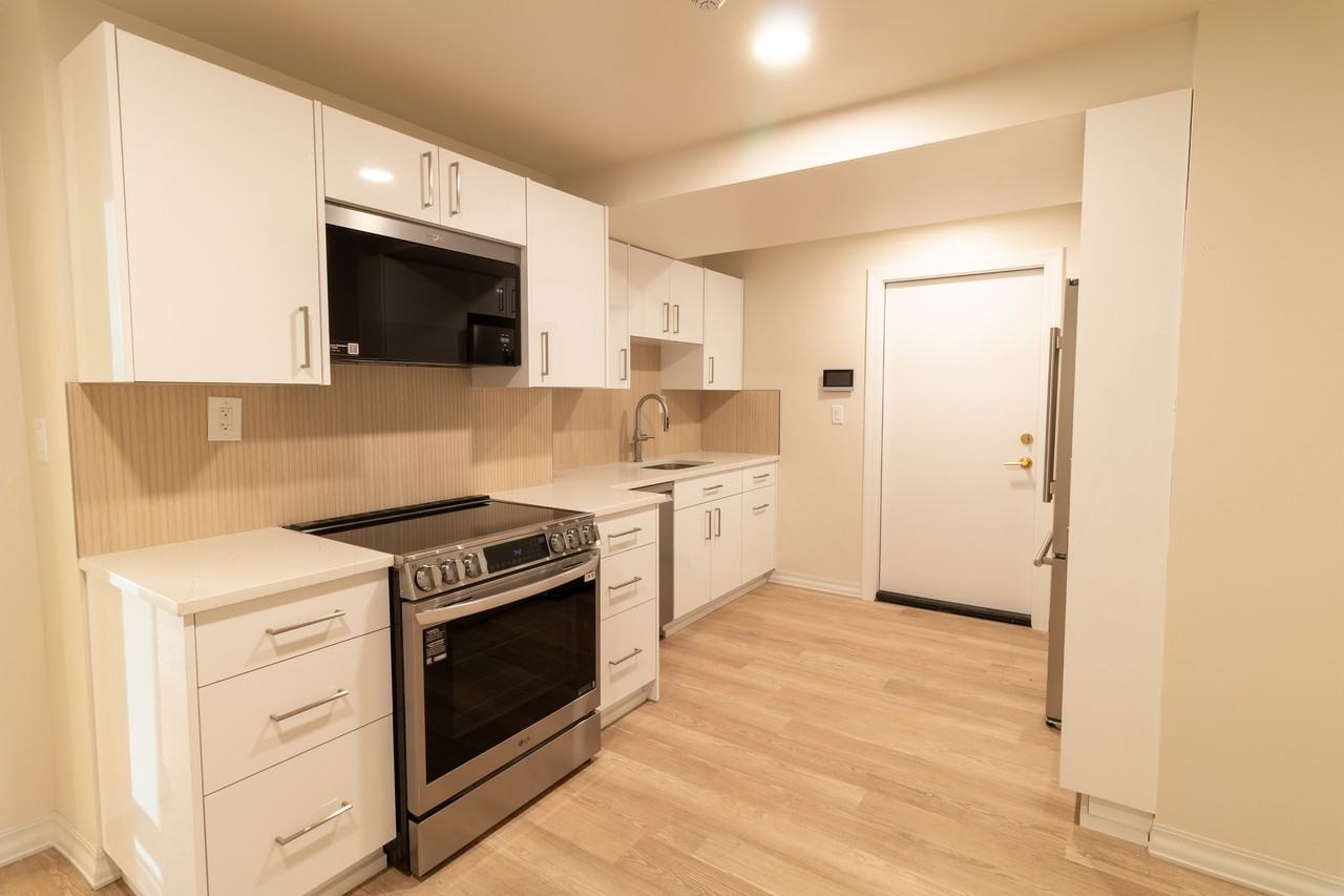 17 N Pearl St - Photo 2 of 20