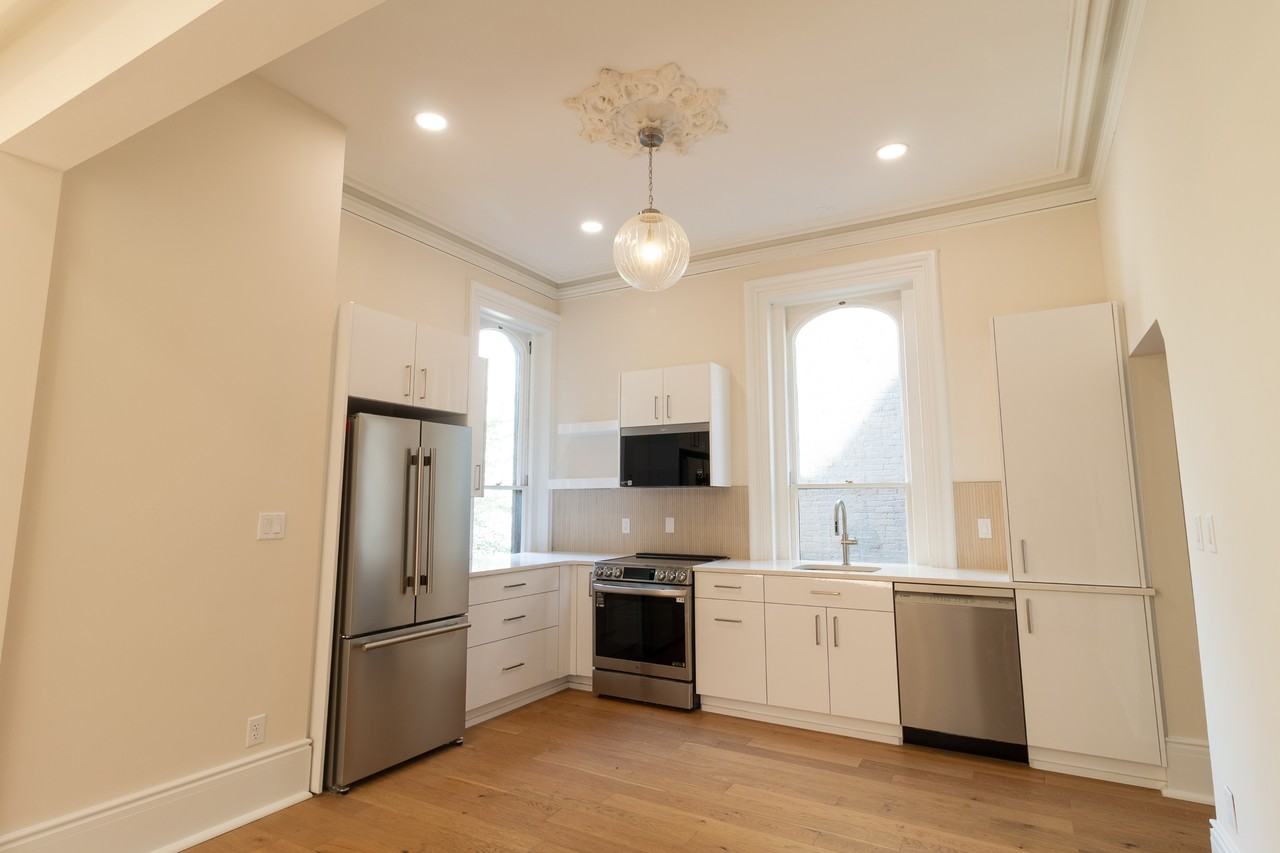17 N Pearl St - Photo 4 of 29