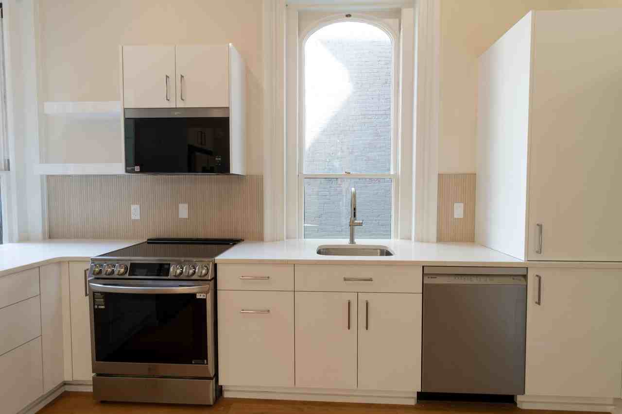 17 N Pearl St - Photo 5 of 29