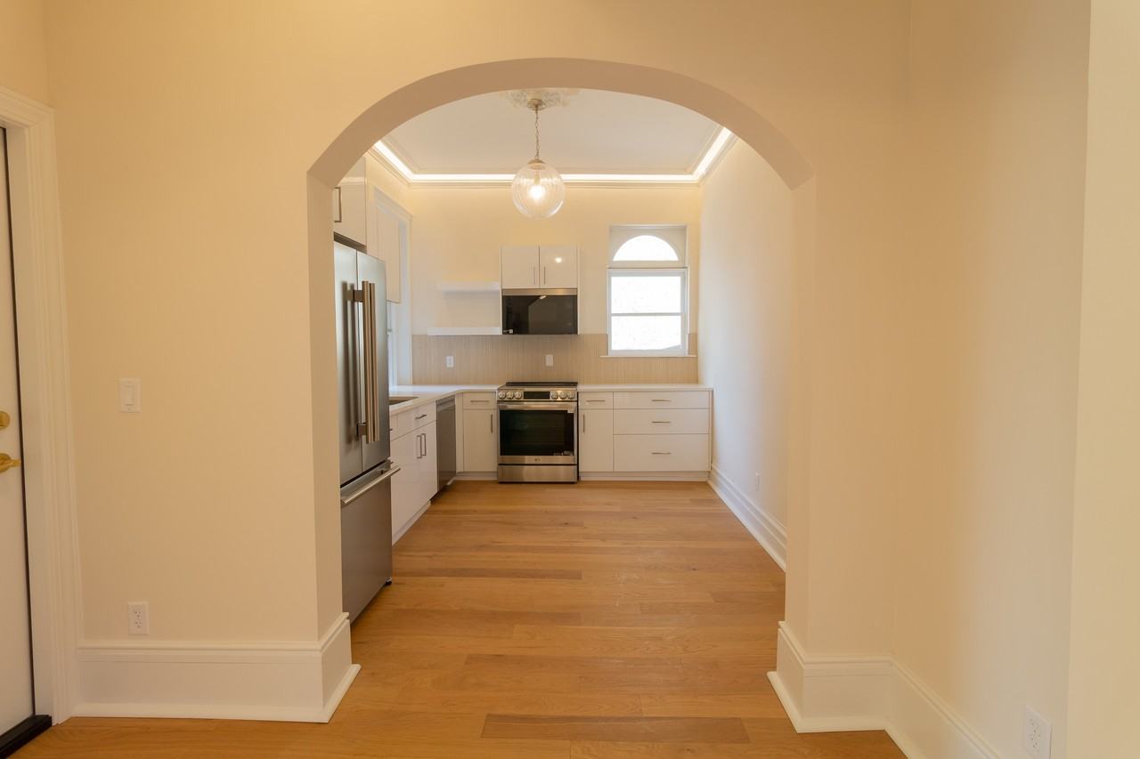 17 N Pearl St - Photo 3 of 26