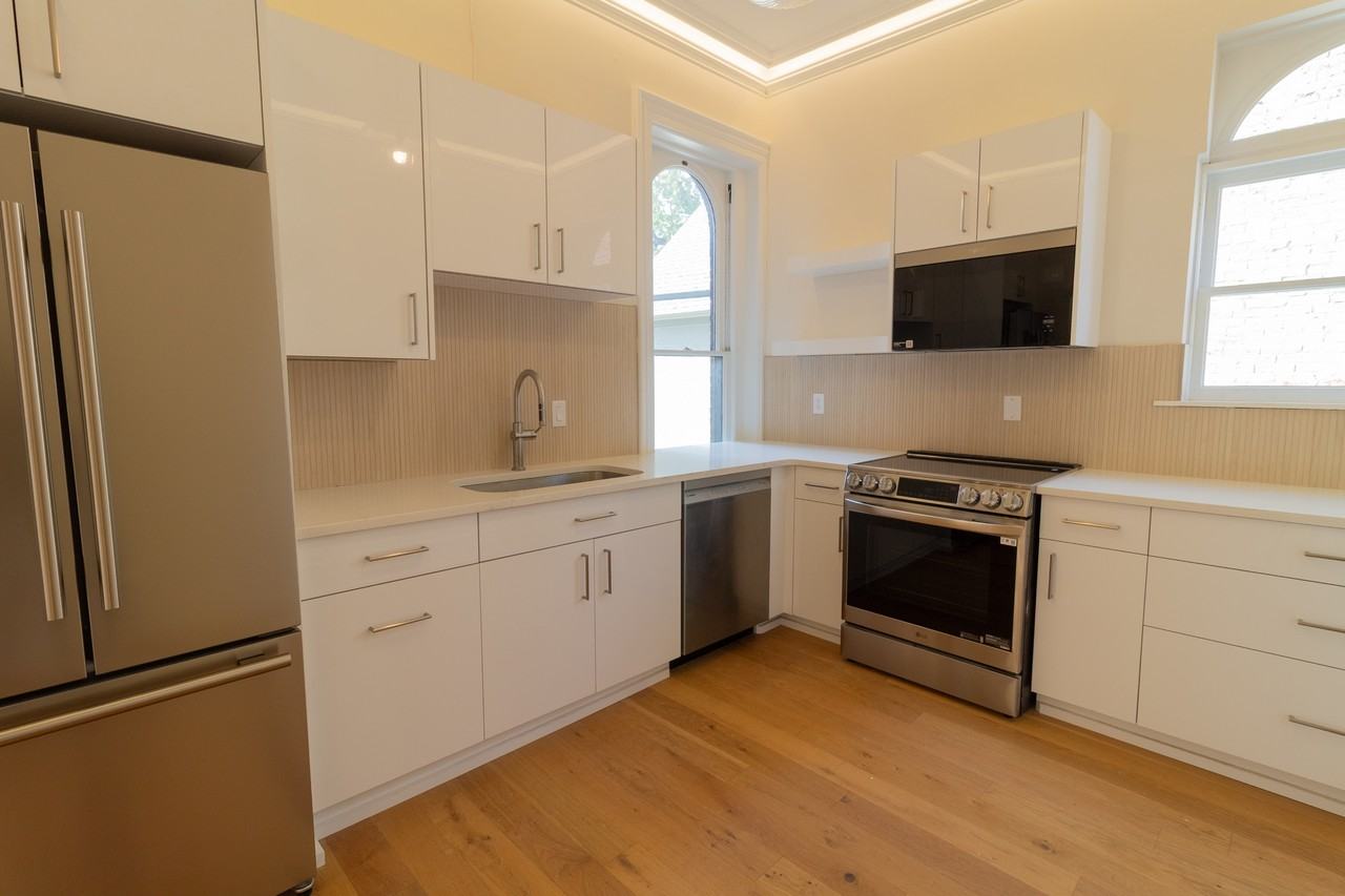 17 N Pearl St - Photo 4 of 26