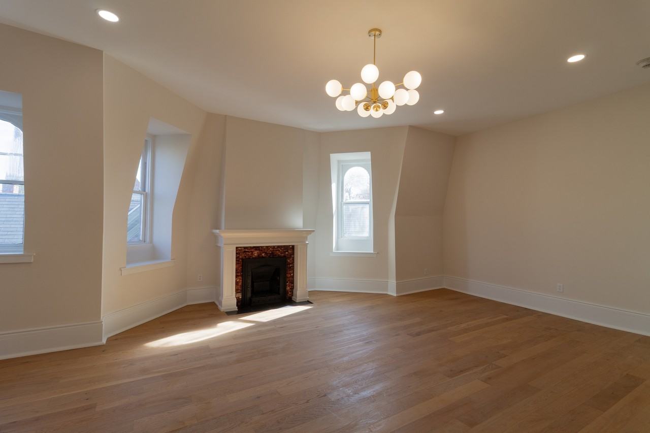 17 N Pearl St #THPH - Photo 2 of 14