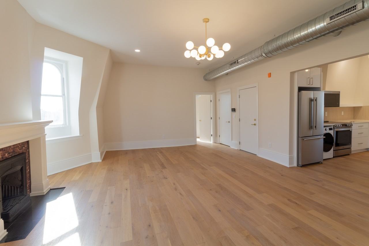 17 N Pearl St #THPH - Photo 3 of 14
