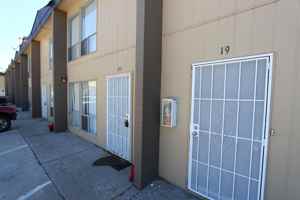 featured image of 3122 N Monte Vista Dr
