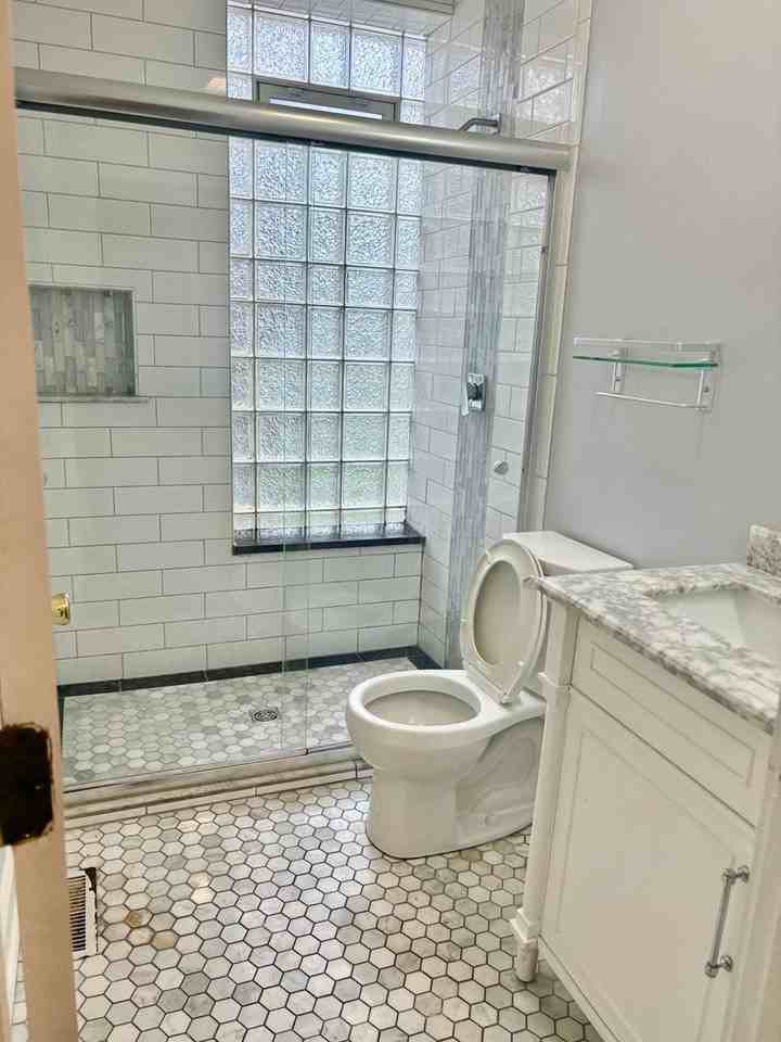 118 E Oak St - Photo 2 of 12